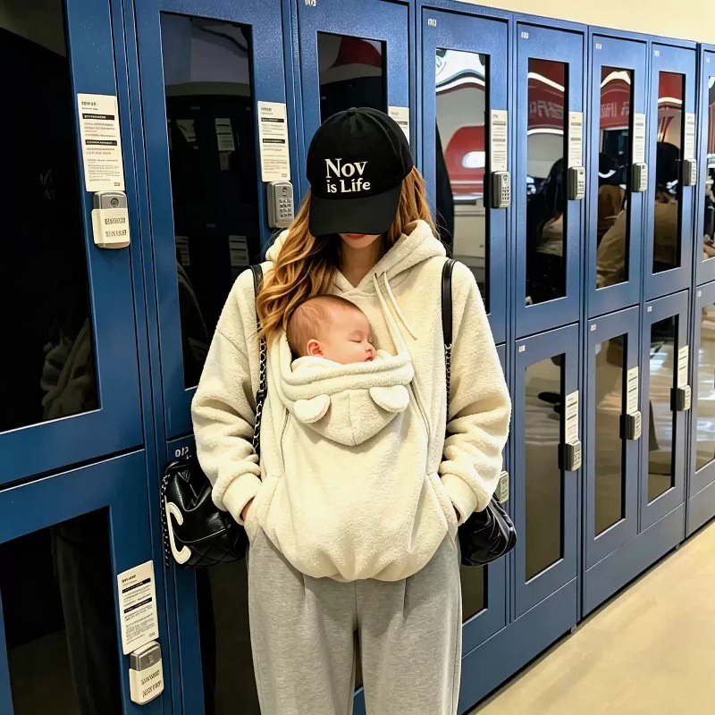 2WAY仕様のカンガルーポケット付きベビーウェア、フリース素 - Maternity Wear のレビューと価格