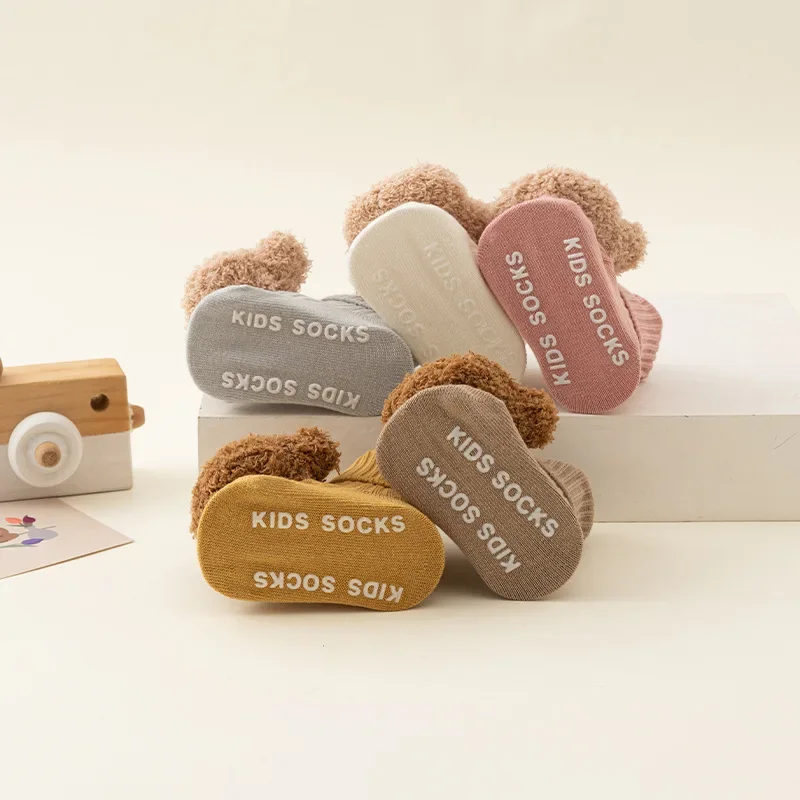 男の子と女の子のための暖かくて厚い毛皮のようなファーストステ - Unisex Baby Socks Non Slip のレビューと価格